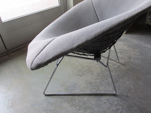 Bertoia Large Diamond Chair
